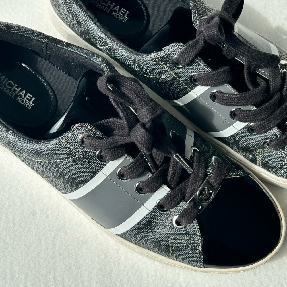 Michael Kors Juno Stripe Lace Up Sneakers black and white - Picture 5 of 8